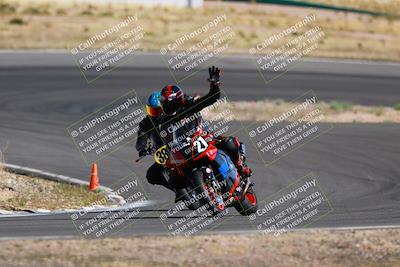 media/Apr-19-2025-AHRMA (Sat) [[3d98ca3309]]/Race/Group 8/Turn 4/